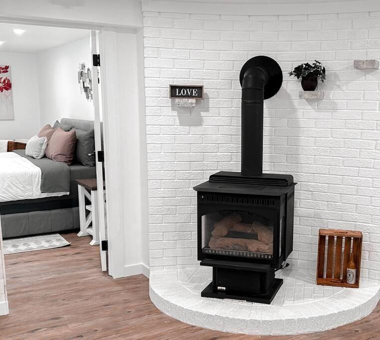 The Victoria Suite In Elora- King Bed Exteriér fotografie
